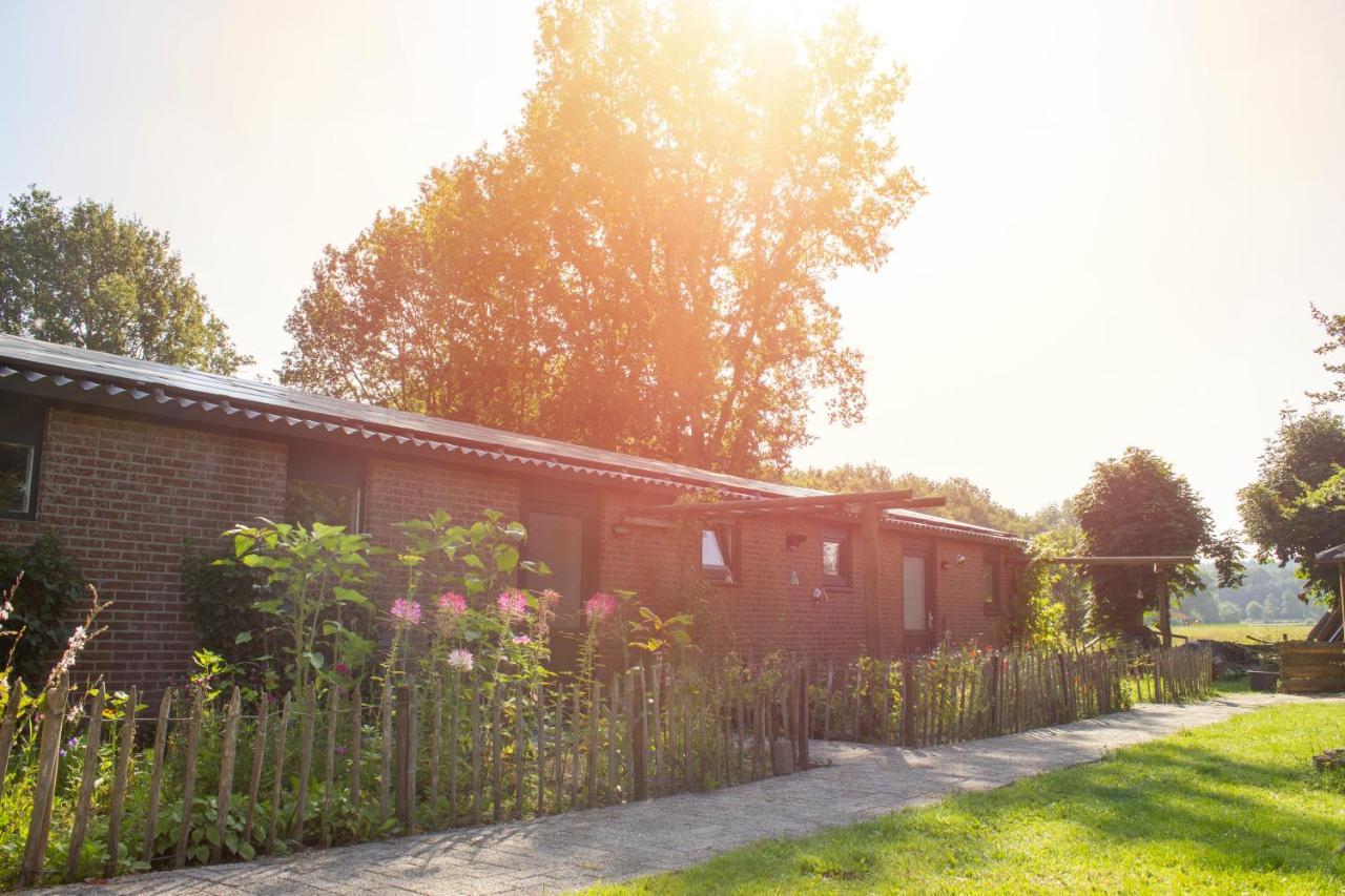גרושבק Huisje En B&B Green Cottage מראה חיצוני תמונה